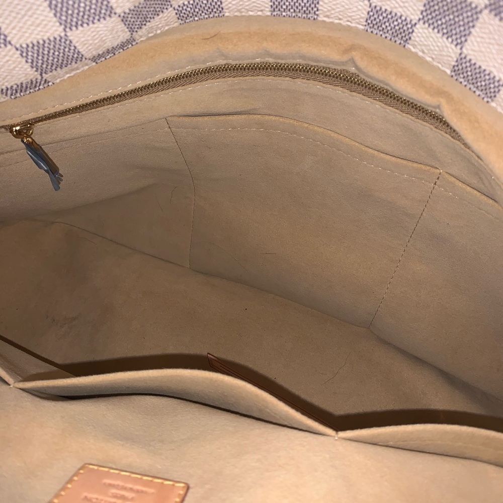 Louis Vuitton Artsy MM bag - Picture 7 of 9